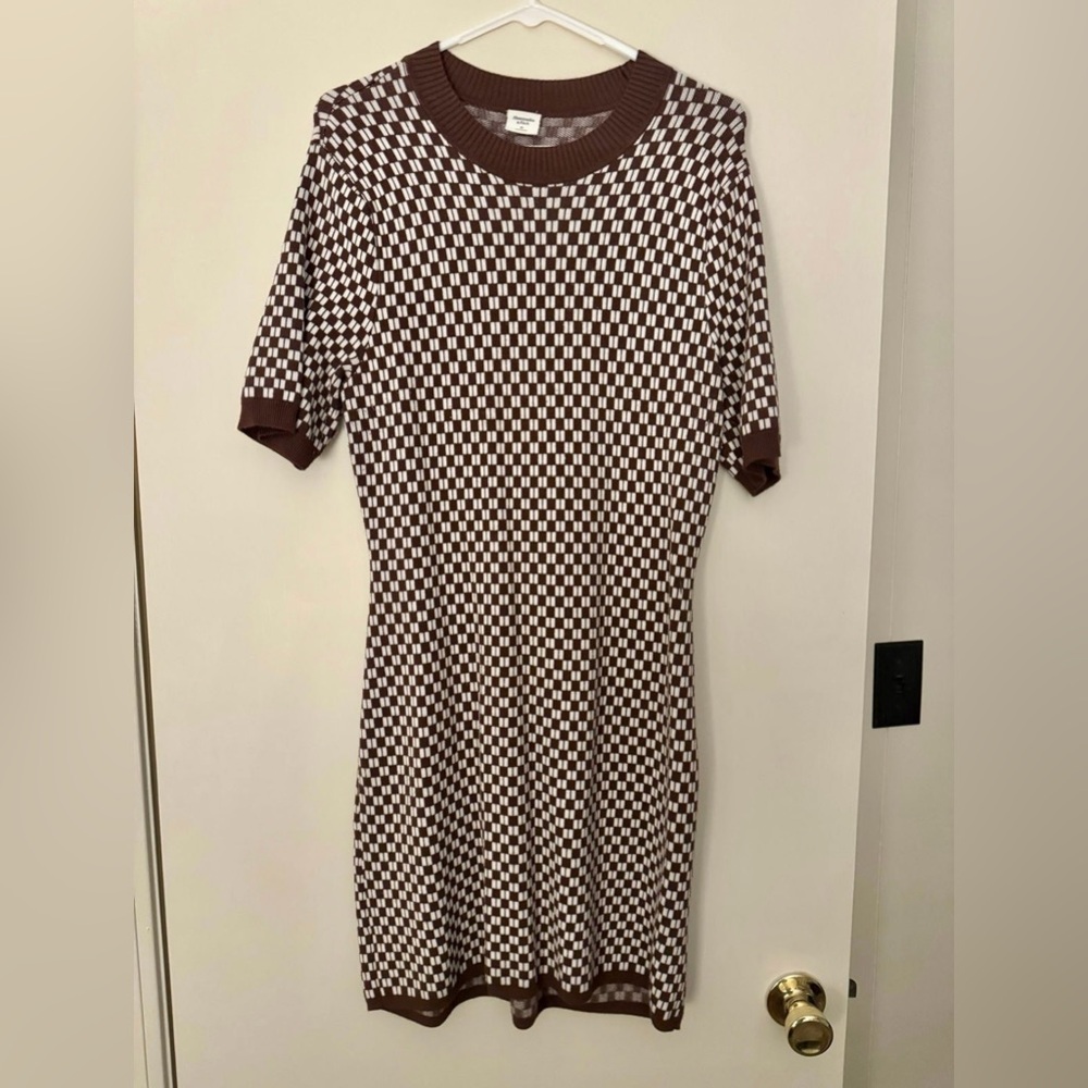 Abercrombie & Fitch Checker Printed Sweater Dress in Brown/Cream